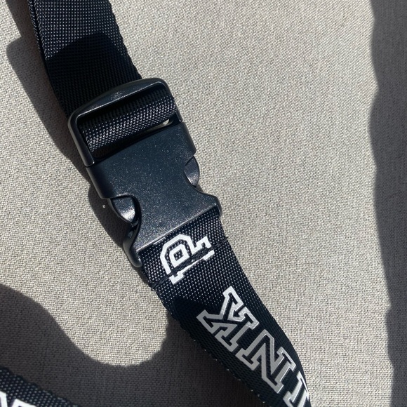 PINK hip pack - Picture 3 of 4